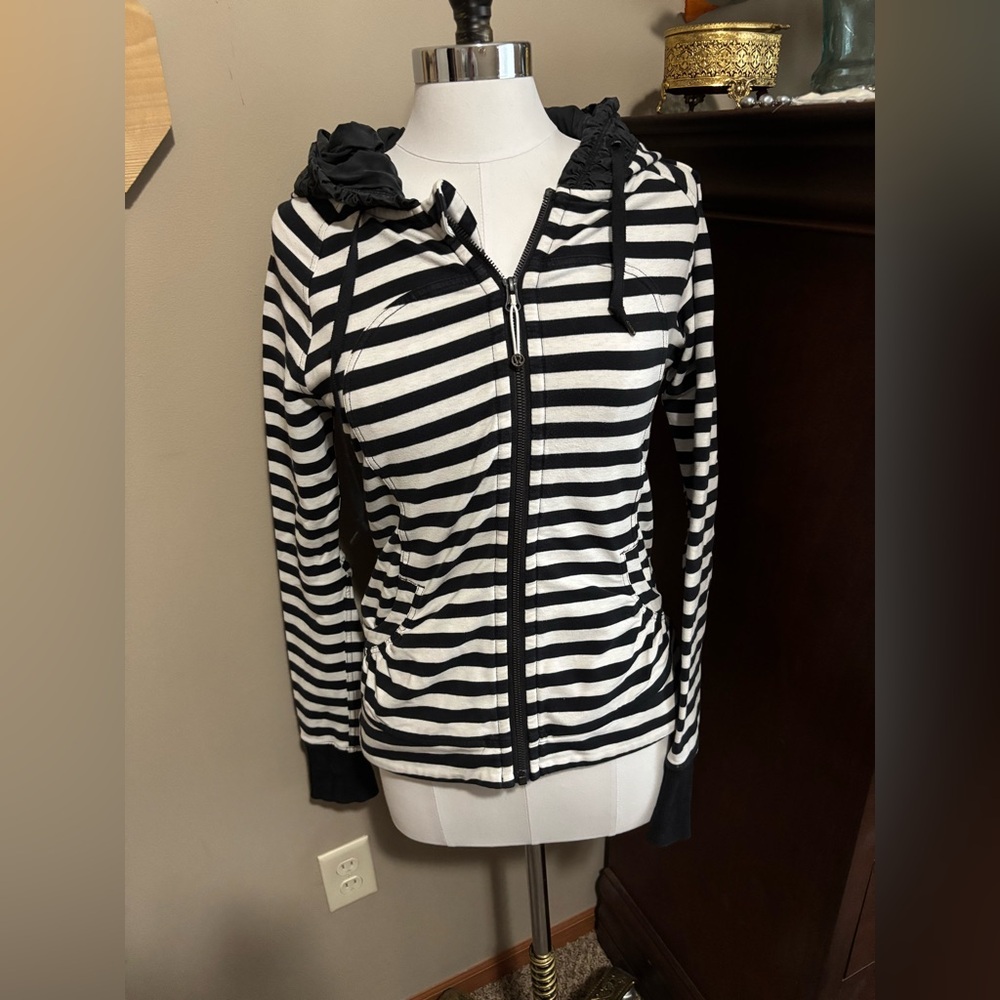 Lululemon Black & White Striped Zip Down Hoodie size 8